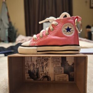 Converse AllStar pink shoe keychain